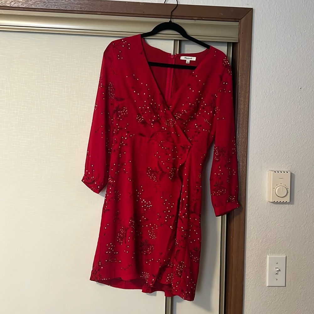 Red / flower print Madewell wrap dress. Size 6. Worn once.